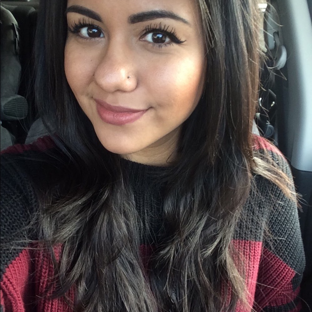 Meet your Posher, Lia